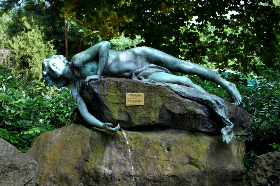 Bad Godesberg, Stadtpark, Knabe an der Quelle, Detail