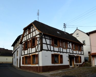 Bad Münster am Stein, Nahestraße 24