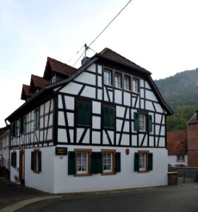 Bad Münster am Stein, Nahestraße 10 (1)