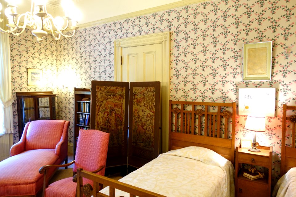 Back bedroom - Haas-Lilienthal House - San Francisco, CA - DSC05084