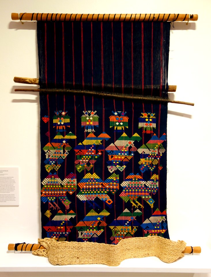 Backstrap loom Nahuala, K'iche' Maya, late 20th century, wood, cotton - Textile Museum of Canada - DSC01039
