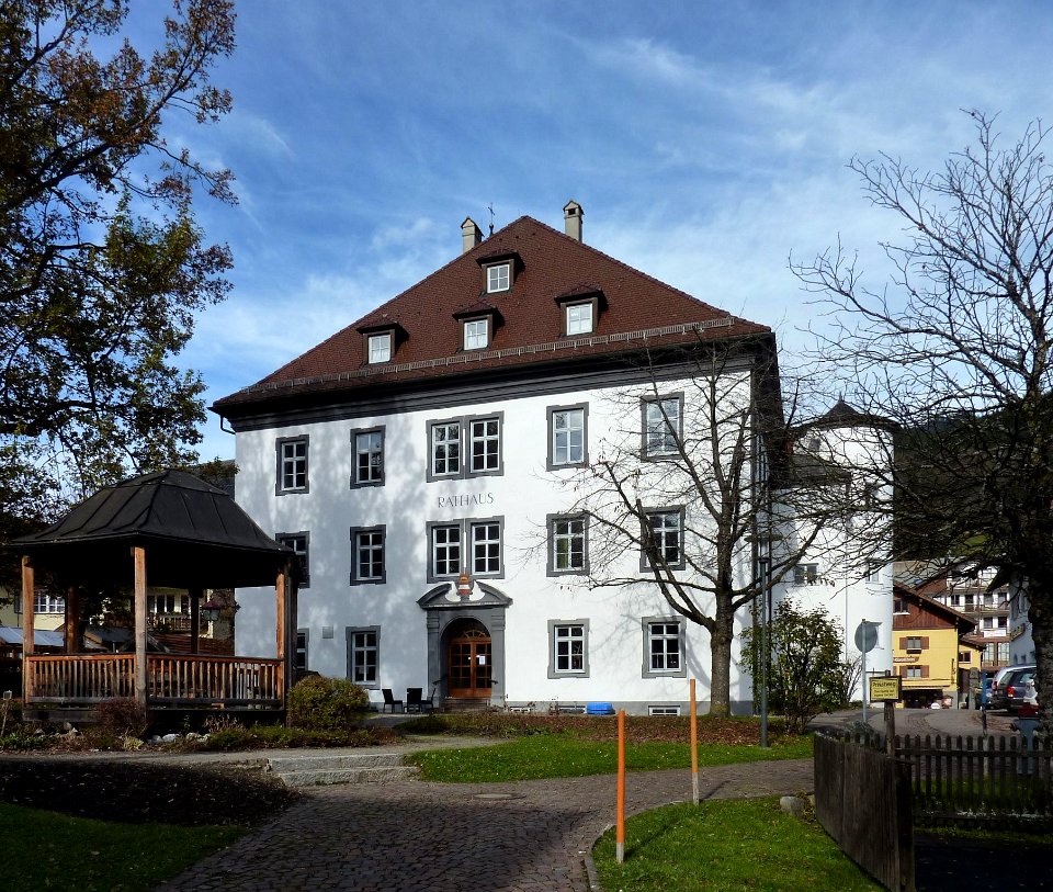 Bad Hindelang Rathaus Gartenseite