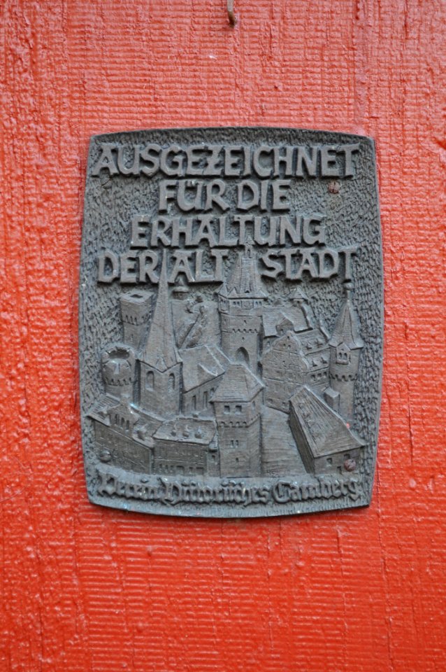 Bad Camberg, Plakette Sanierung, an Strackgasse 8