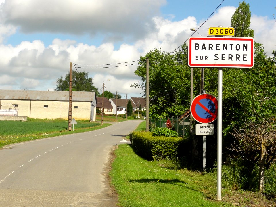 Barenton-sur-Serre (Aisne) city limit sign