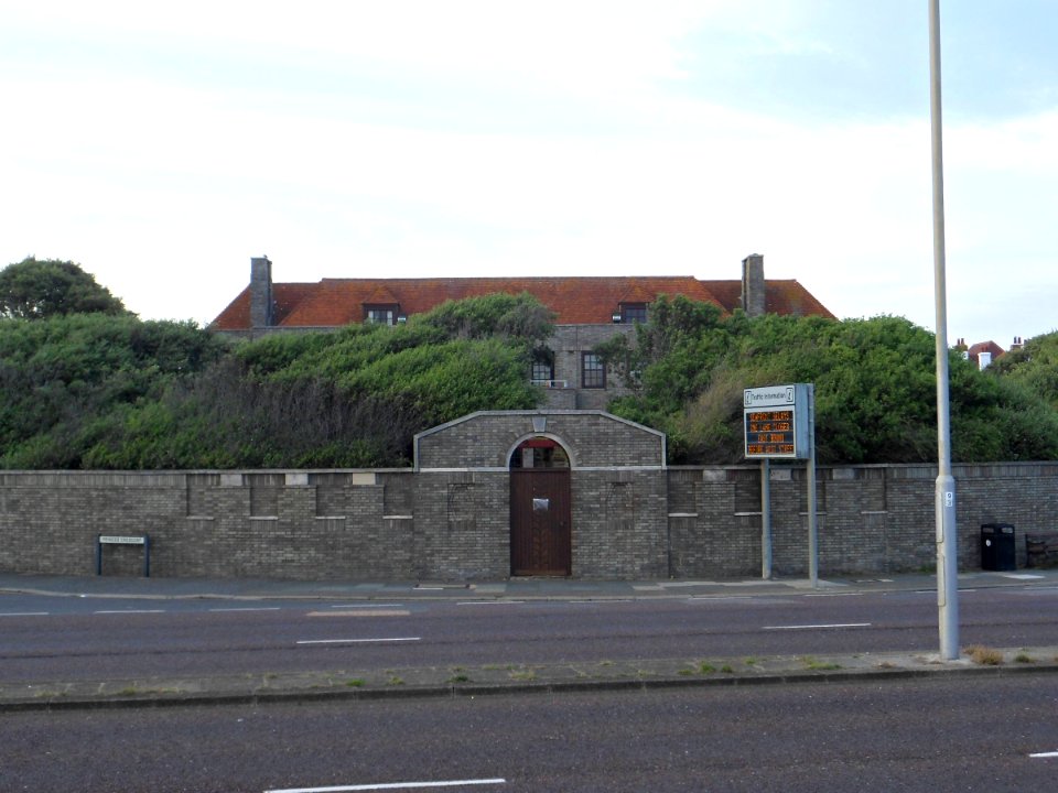 Barford Court, Princes Crescent, Hove (NHLE Code 1298639) (August 2013) (1)