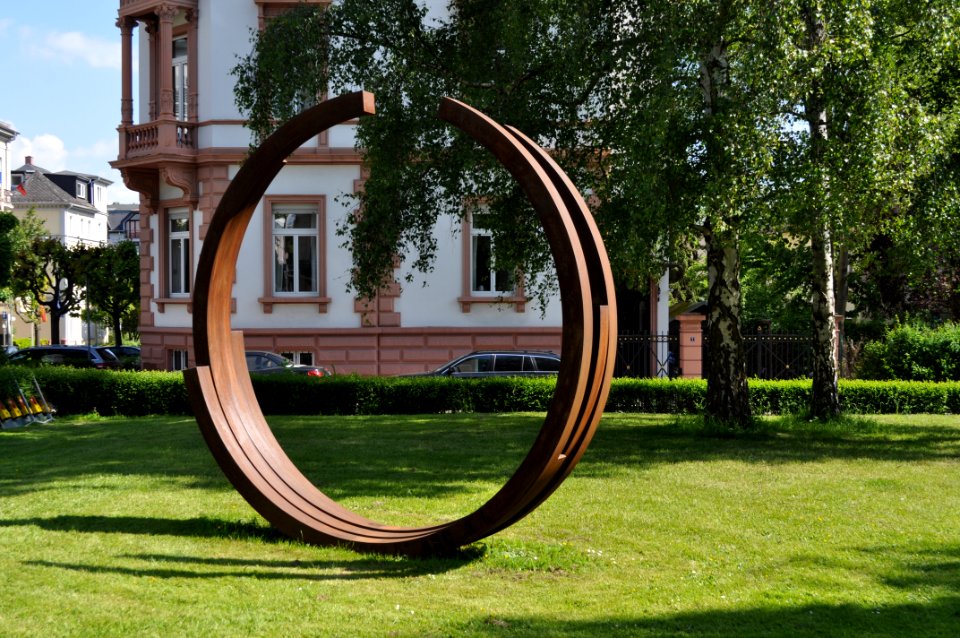 Bad Homburg, Bernar Venet, 233,5 Arc x 4, 1999