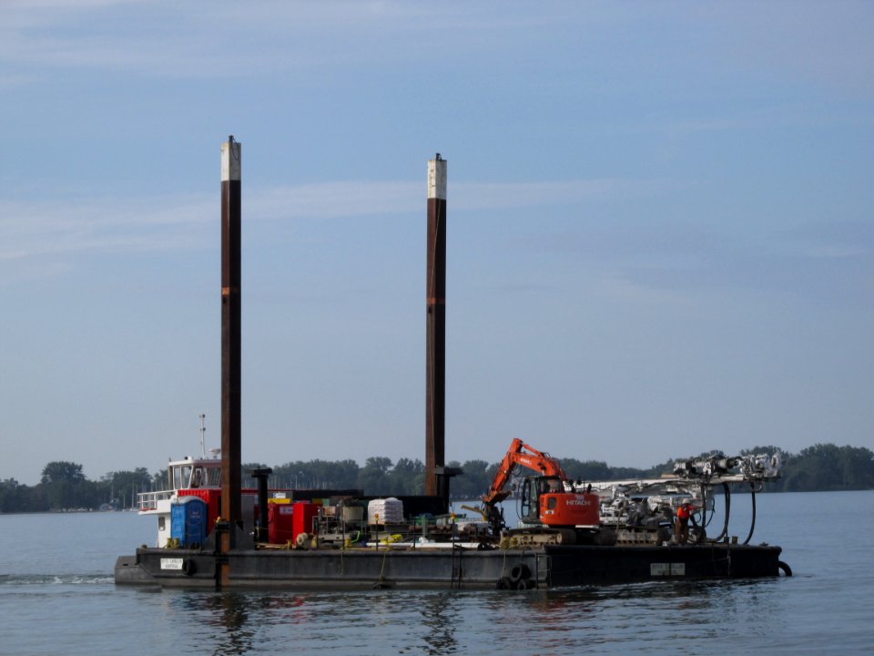 Barge Pitts Carillon