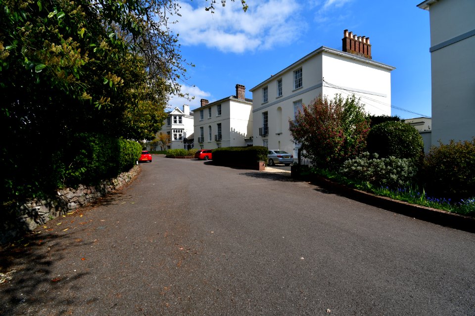 Baring Crescent (2021-04-18) 01