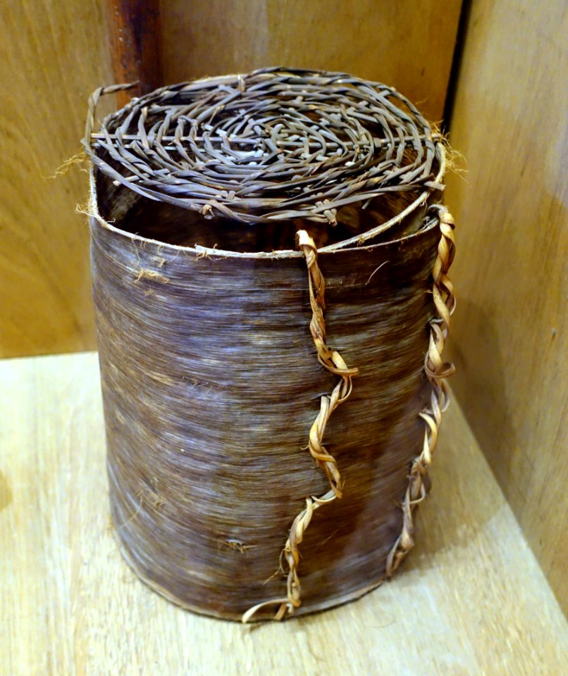 Bark-steamer, Chut (Sach) - Vietnam Museum of Ethnology - Hanoi, Vietnam - DSC02654