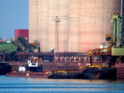 Barge Imperial 92 ENI 02326197 being filled with ore & Imperial 198 ENI 02324811, Hartelhaven, Port of Rotterdam, pic2
