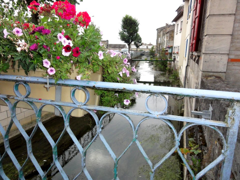 Bar-le-Duc (Meuse) canal de l'Industrie
