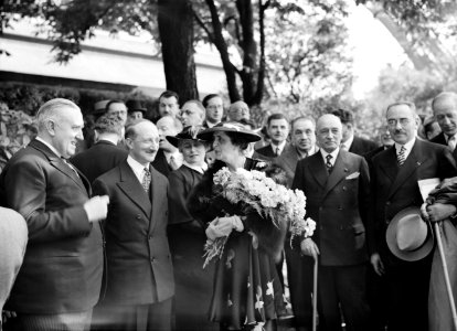 Baron Vaxelaire, minister Bonnet en barones de Kerckhove de Ousselghem bij het …, Bestanddeelnr 255-8673