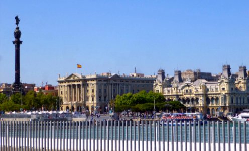 Barcelona - Monumento a Colón, Comandancia de Marina y Autoridad Portuaria