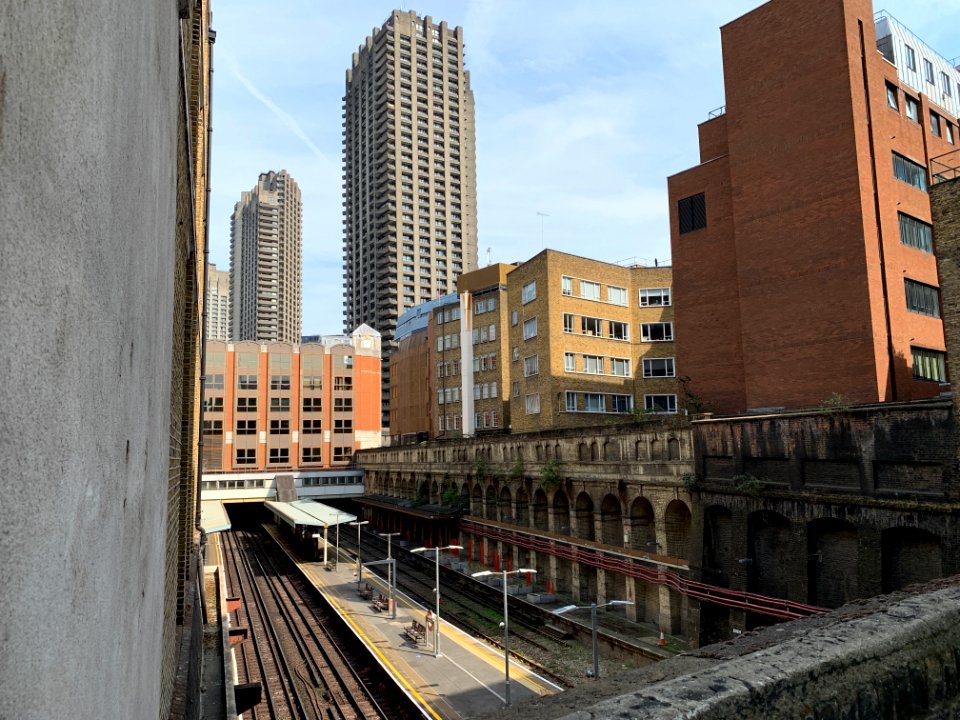 Barbican station platform from Hayne Street