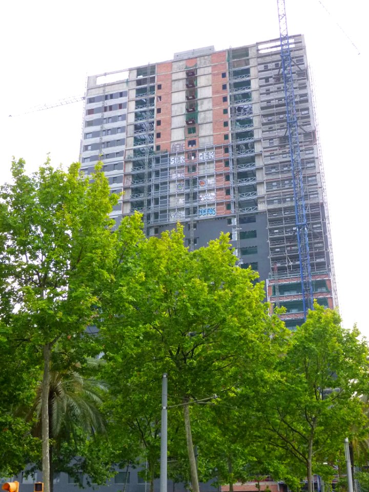 Barcelona - Torre Diagonal (Av. Diagonal 131, esquina con las calles Pere IV y Bilbao)