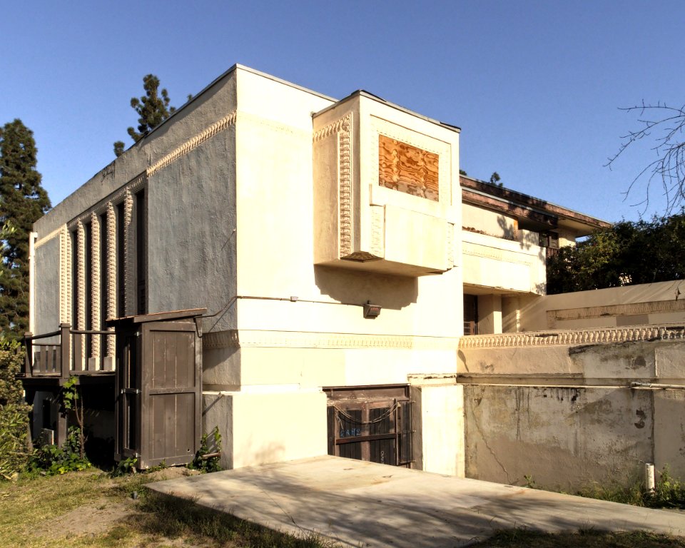 Barnsdall Park Arts Center (Residence A) from northwest B 2015-05-10