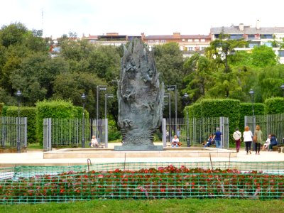 Barcelona - Monumento a Pau Casals (de Apel·les Fenosa) 4
