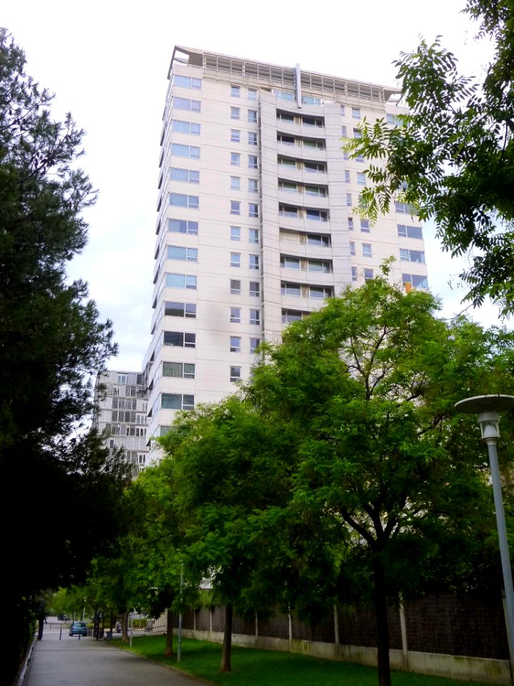 Barcelona - Residencial Illa del Bosc 04