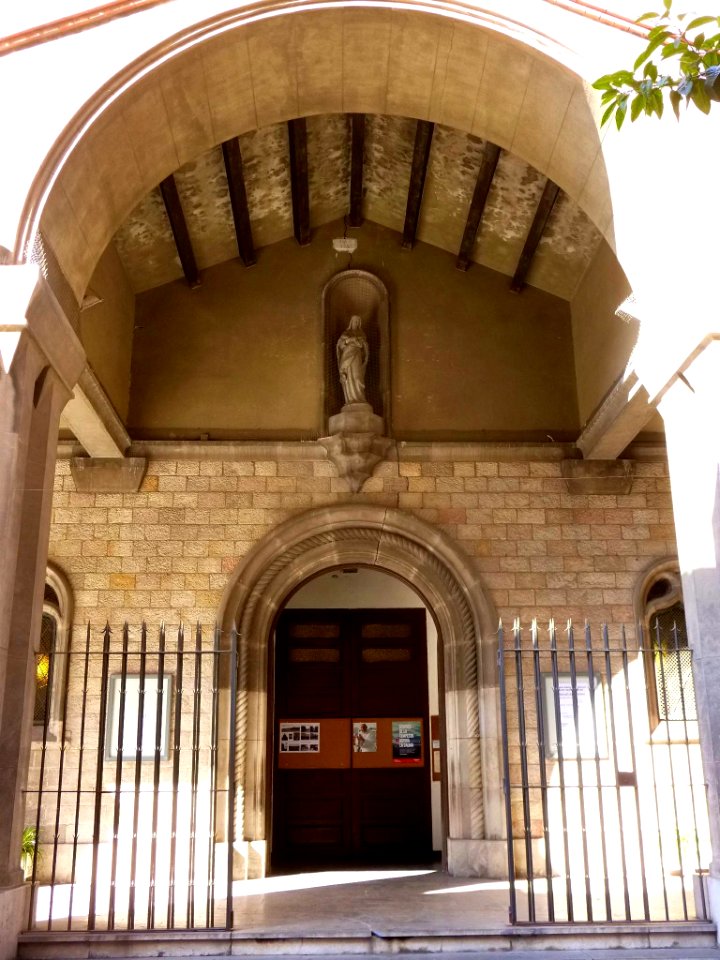 Barcelona - Església de Santa Maria del Taulat i Sant Bernat Calbó 2