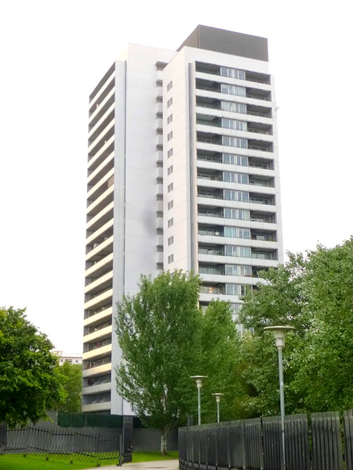 Barcelona - Residencial Illa del Cel 04