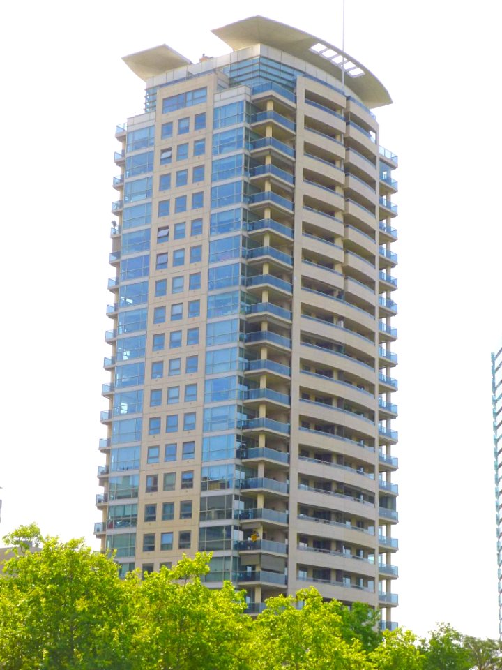 Barcelona - Residencial Illa del Llac 01