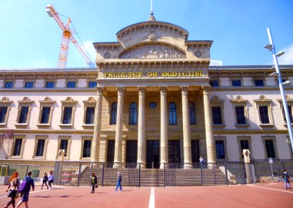 Barcelona - Facultat de Medicina i Ciències de la Salut de la Universitat de Barcelona (Hospital Clínic) 1
