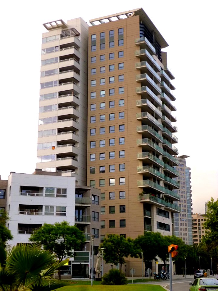 Barcelona - Residencial Illa del Bosc 07