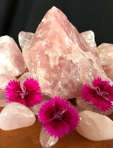 Rose quartz healing gemstone