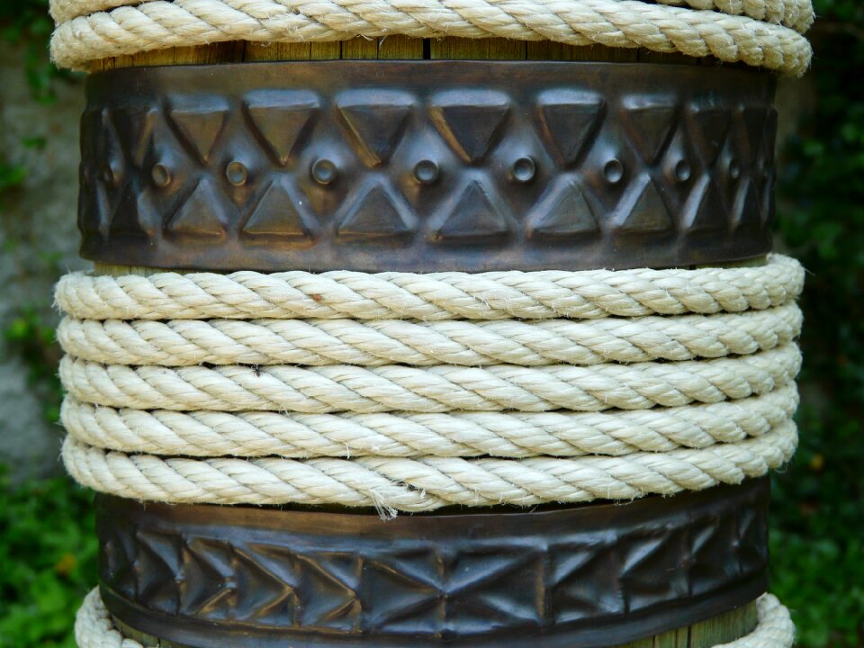 Metal detail column