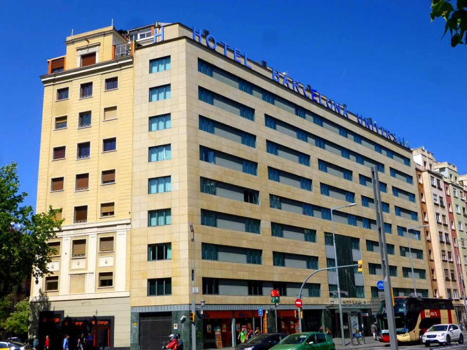 Barcelona - Avenida del Paralelo - Hotel Barcelona Universal