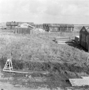 Barakken (geschonken door Zwitserland), Bestanddeelnr 900-7533
