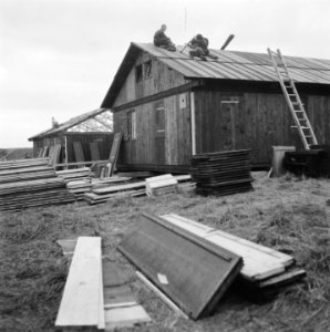 Barakkenbouw (geschonken door Zwitserland), Bestanddeelnr 900-7622