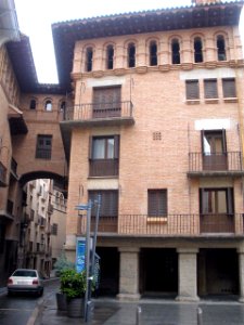 Barbastro - Centro Cultural Entrearcos (casa natal de Escriva de Balaguer) 1