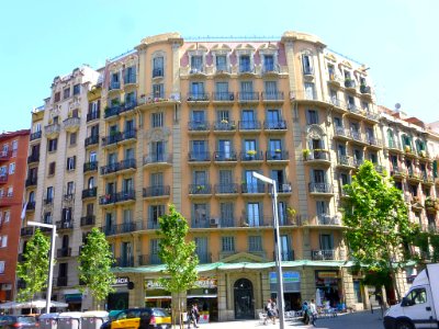 Barcelona - Avinguda del Paral·lel 129-131