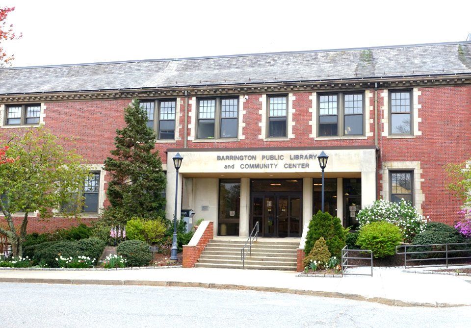 Barrington Public Library and Community Center - Barrington, RI - DSC03894