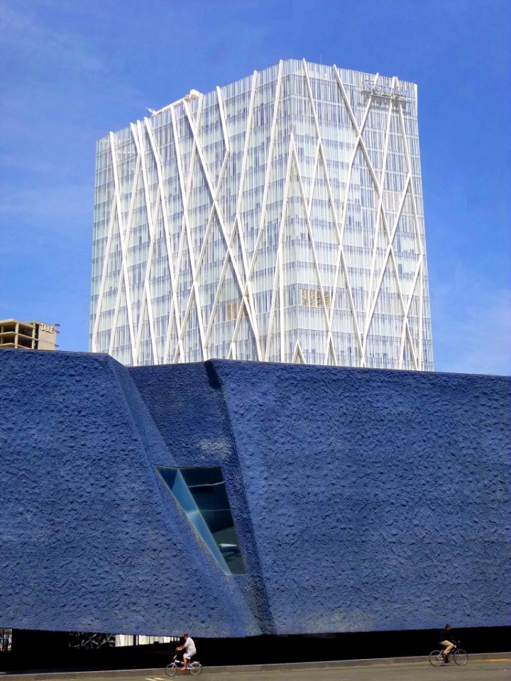 Barcelona - Museu Blau (Edifici Fòrum) y Torre Diagonal ZeroZero 09