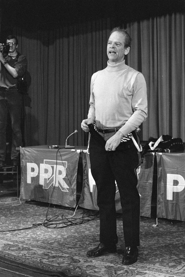 Bas de Gaay Fortman begint verkiezingscampagne in knellend ambtskostuum in Haarl, Bestanddeelnr 933-8898
