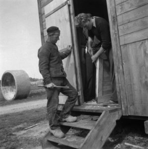 Barakkenbouw (geschonken door Zwitserland), Bestanddeelnr 900-7561
