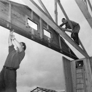 Barakkenbouw (geschonken door Zwitserland), Bestanddeelnr 900-7625
