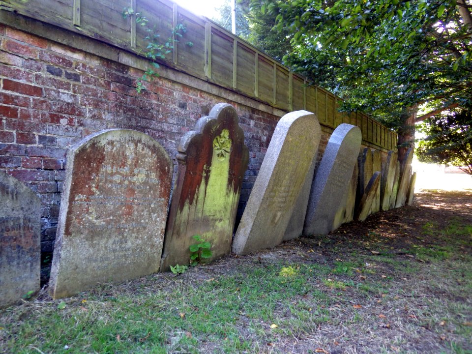 Barrack Road Memorial Gardens, Barrack Road, Bexhill (2)