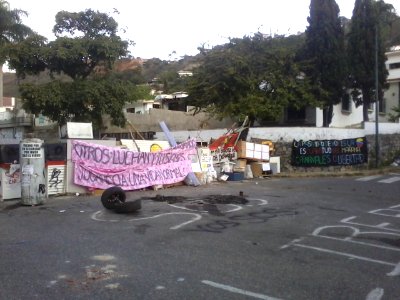 Barricade Venezuelan protests 2014