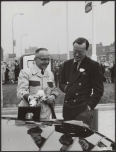 Barend Hoogeveen, voormalig chauffeur van koningin Juliana heeft op het Thomas à, Bestanddeelnr 016-0191