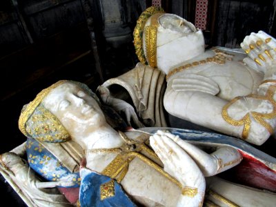 Bardolph tomb, St Mary, Dennington 07