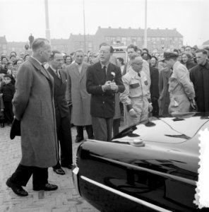 Barend Hoogeveen, voormalig chauffeur van koningin Juliana heeft op het Thomas à, Bestanddeelnr 906-3620