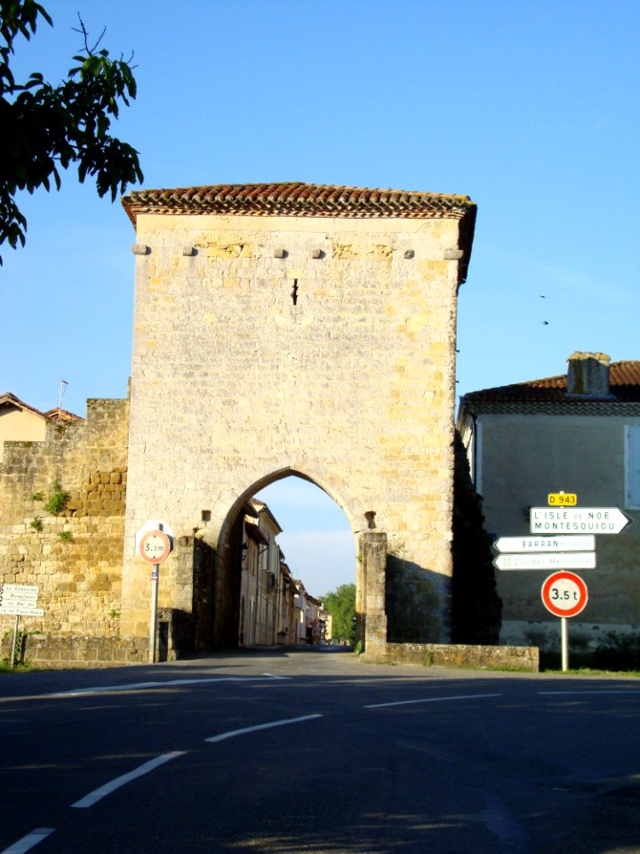 Barran (Gers, Fr) porte de la ville
