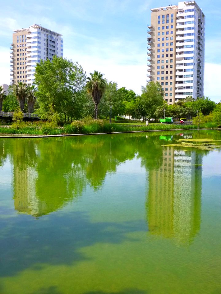 Barcelona - Parc Diagonal Mar y Residencial Illa del Bosc 1