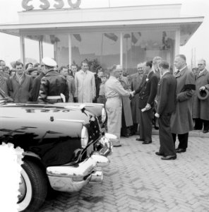 Barend Hoogeveen, voormalig chauffeur van koningin Juliana heeft op het Thomas à, Bestanddeelnr 906-3625