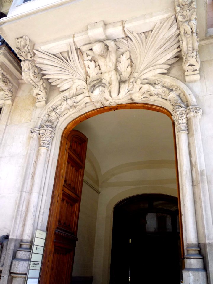 Barcelona - Portales 13
