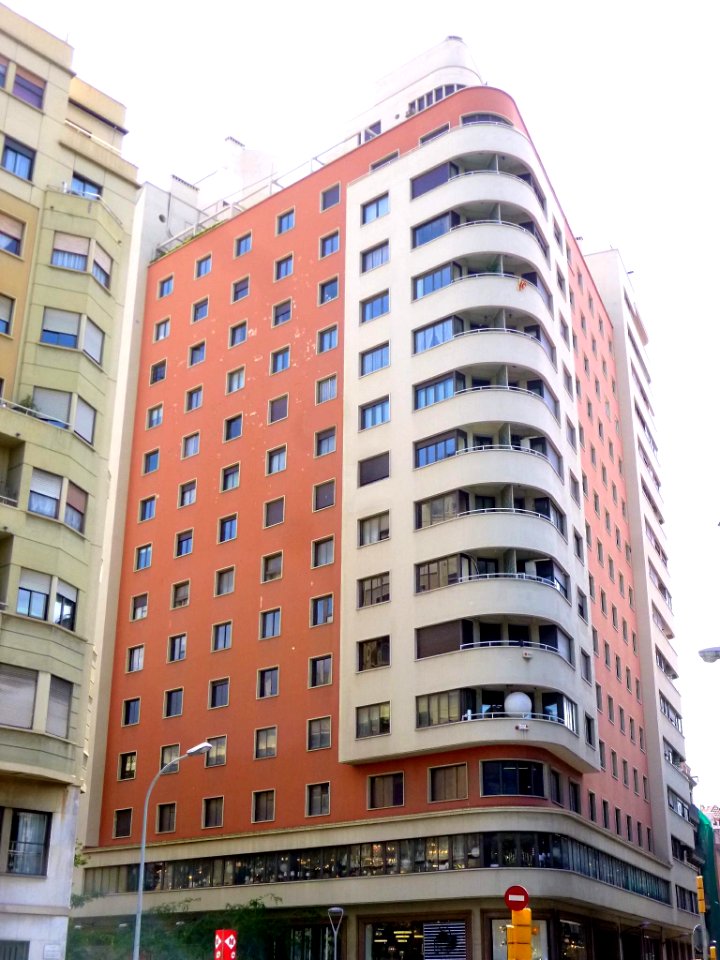 Barcelona - Rascacielos Urquinaona (Edificio Fábregas) 2