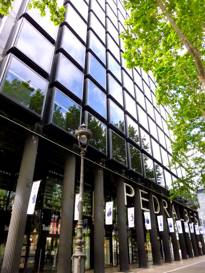 Barcelona - Pedralbes Centre (Av. Diagonal 609-615) 2